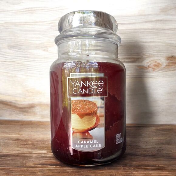 Yankee Candle Caramel Apple Cake 22 oz Large Jar Candle | Rare, Retired, HTF - Picture 2 of 9